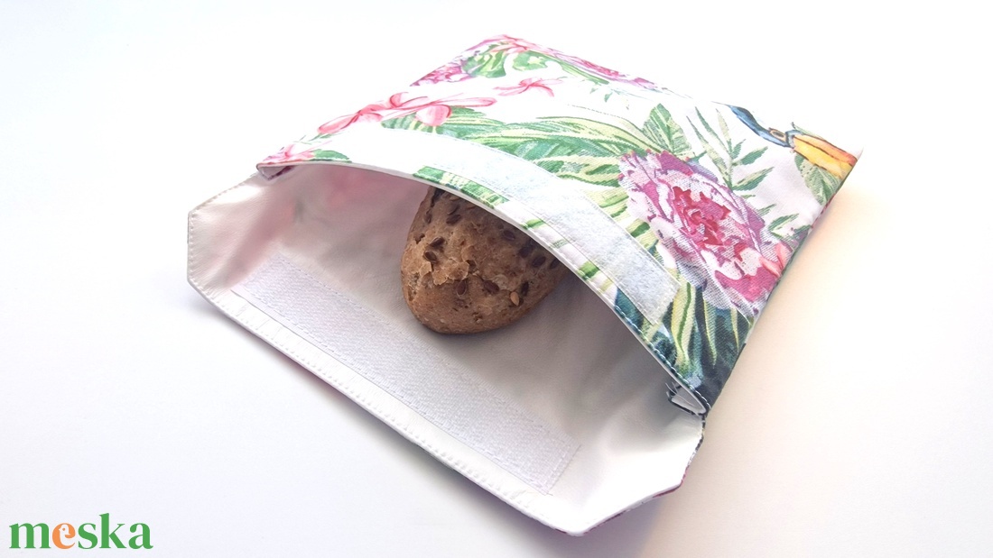 Trópusi virágos, tukános snackbag, tépőzáras uzsitasak, vízhatlan szendvicstartó, uzsonnás tasak, szendvics tartó - táska & tok - uzsonna- & ebéd tartó - szendvics csomagoló - Meska.hu