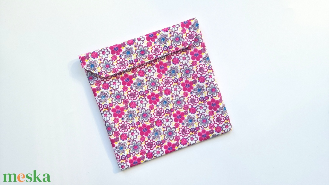 Pink virágos snackbag, tépőzáras uzsitasak, vízhatlan szendvicstartó, uzsonnás tasak, uzsonnás szendvics tartó - táska & tok - uzsonna- & ebéd tartó - szendvics csomagoló - Meska.hu