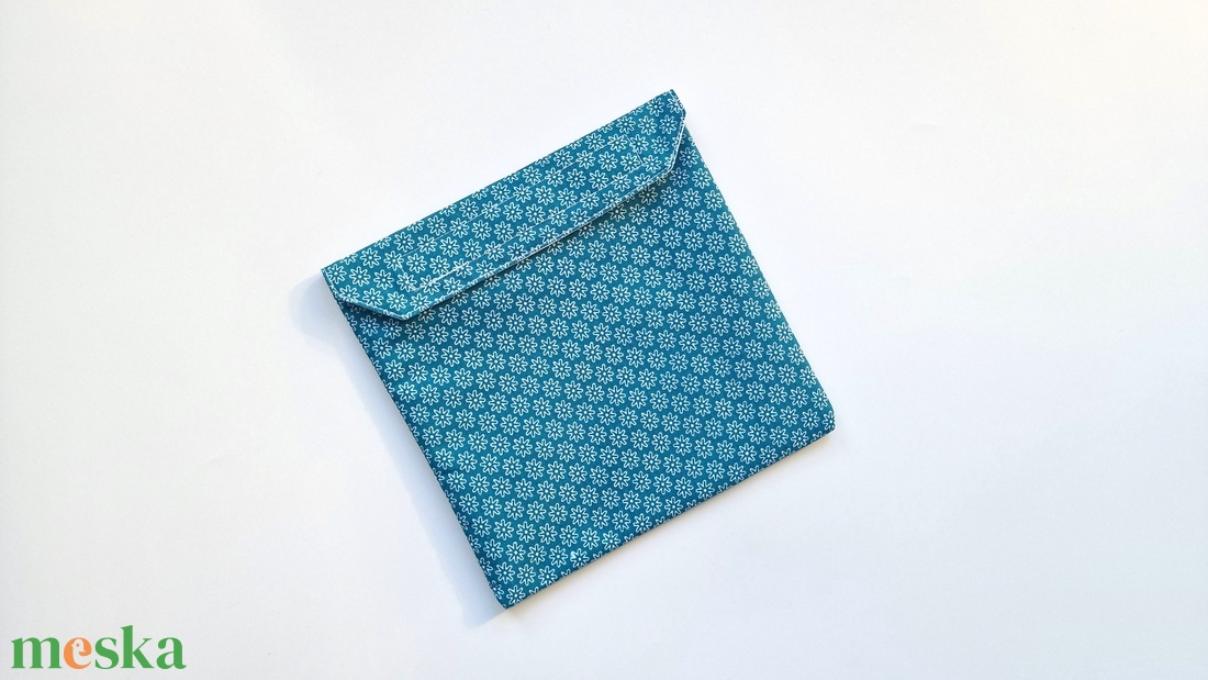 Türkizkék virágos snackbag, tépőzáras uzsitasak, vízhatlan szendvicstartó, uzsonnás tasak, uzsonnás szendvics tartó - táska & tok - uzsonna- & ebéd tartó - szendvics csomagoló - Meska.hu