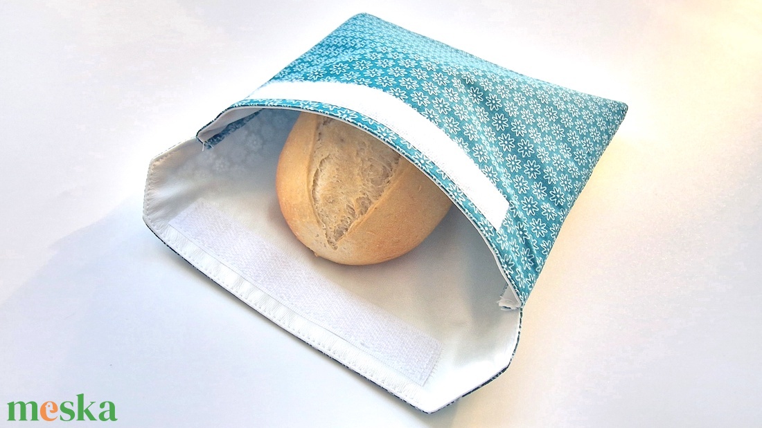 Türkizkék virágos snackbag, tépőzáras uzsitasak, vízhatlan szendvicstartó, uzsonnás tasak, uzsonnás szendvics tartó - táska & tok - uzsonna- & ebéd tartó - szendvics csomagoló - Meska.hu