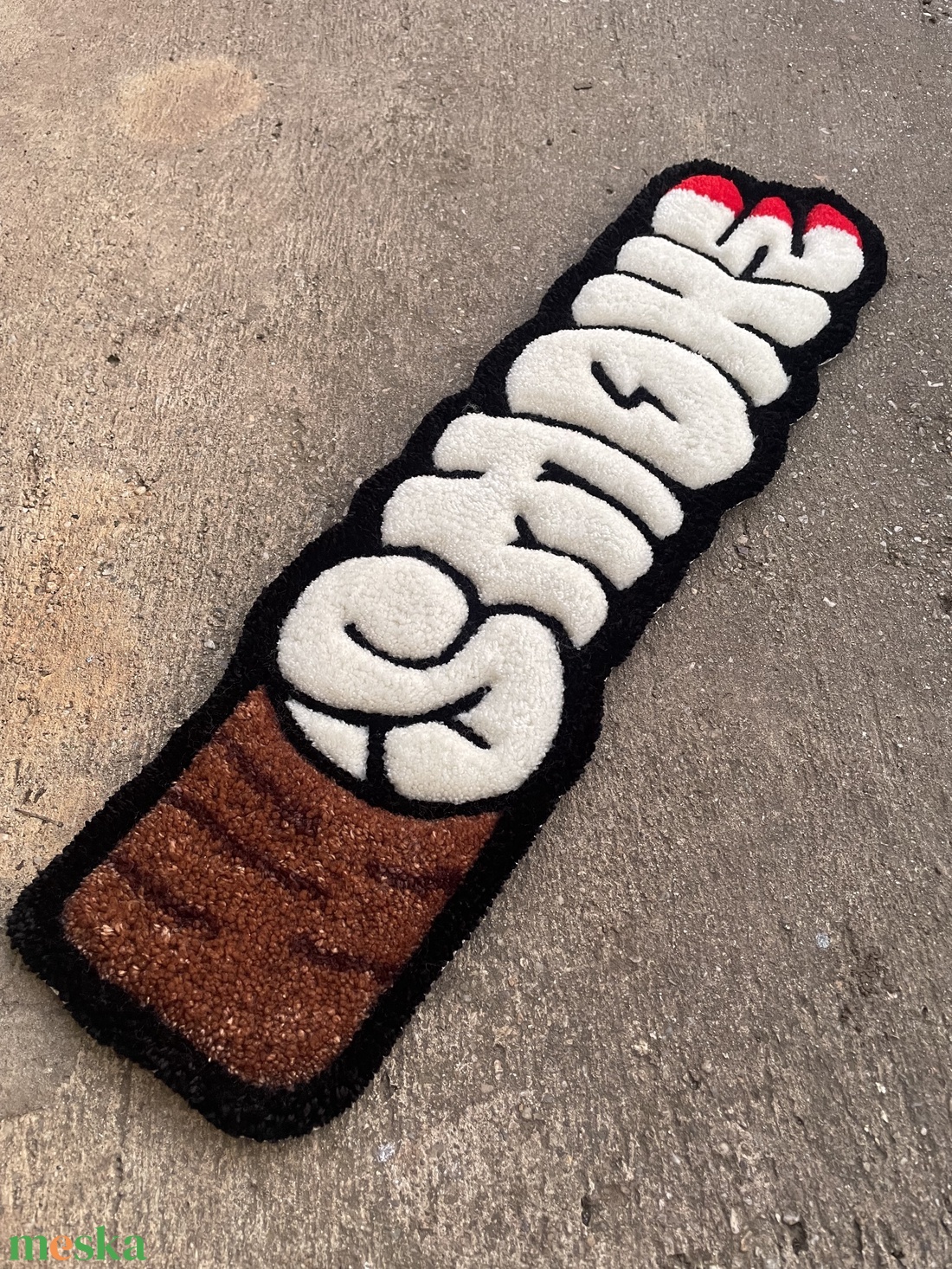 Egyedi SMOKE Graffiti Stílusú Kézműves Szőnyeg / Falidekor (62x18 cm) - otthon & életmód - lakástextil - szőnyeg - más típusú szőnyeg - Meska.hu