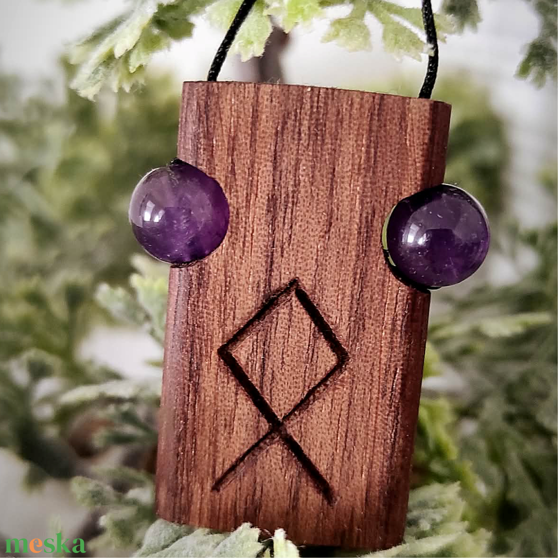 Állókő fa medál - ékszer - nyaklánc - medál - Meska.hu