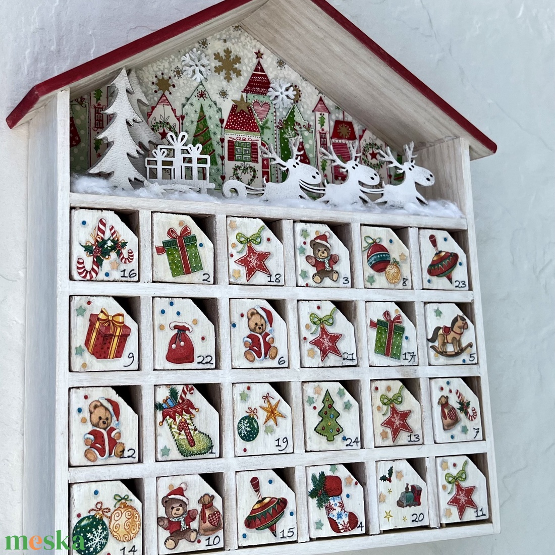 Fa adventi naptár, kalendárium - téli házikó - karácsony - adventi díszek - adventi naptár - Meska.hu