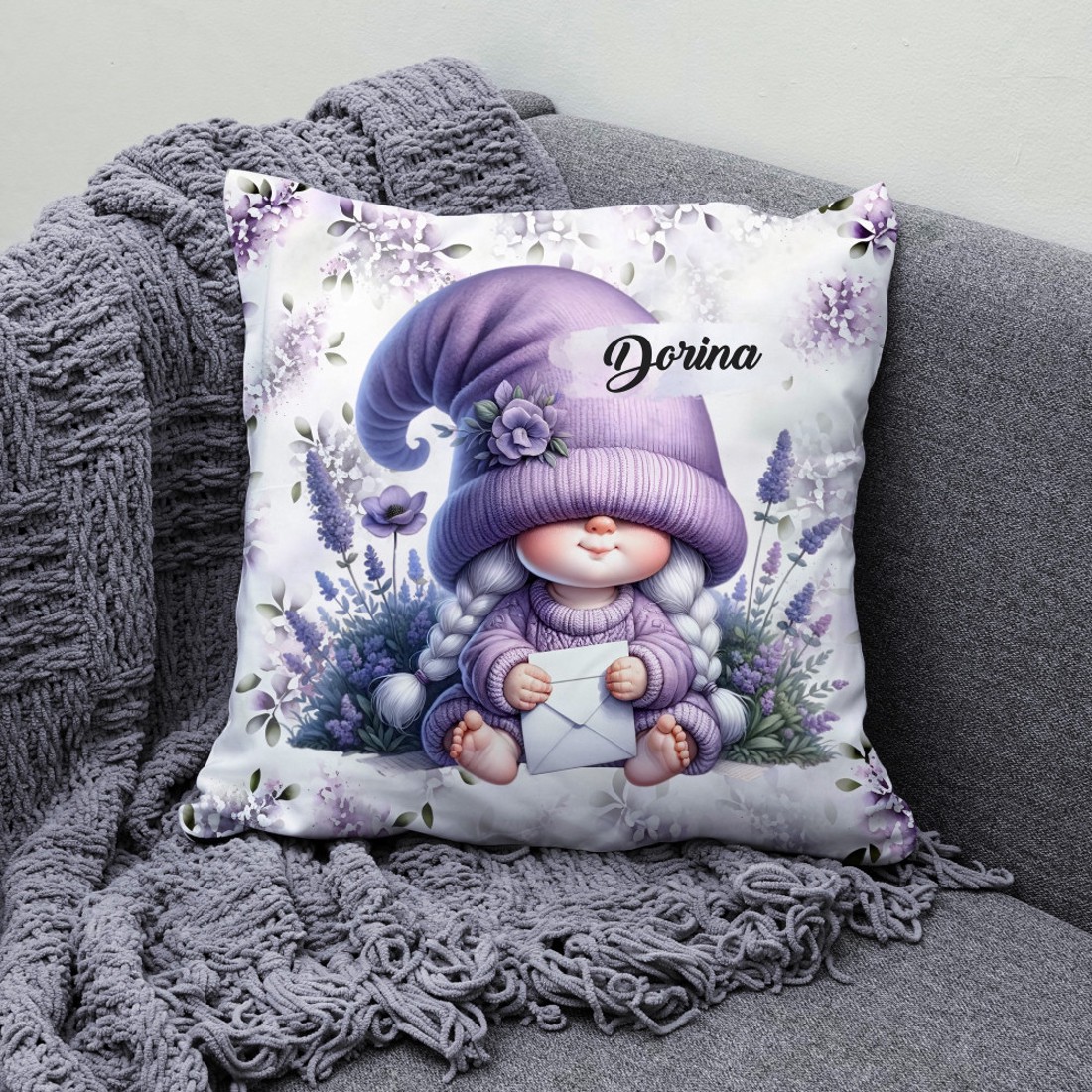 Névvel kérhető - Cuki levendulás manólány levéllel mintás párna - otthon & életmód - lakástextil - párna & párnahuzat - díszpárna (belsővel együtt) - Meska.hu