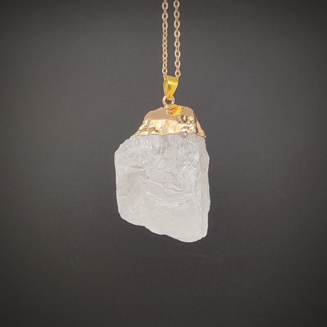 Fény hegyikristály nyers medál nyaklánccal 2�3cm - ékszer - nyaklánc - medálos nyaklánc - Meska.hu