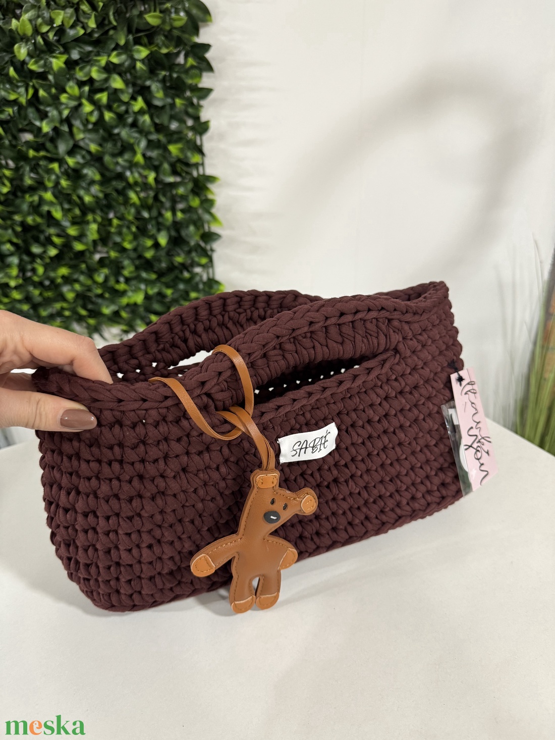 Horgolt SABIE kézitáska, ajándék táskadísszel  - táska & tok - kézitáska & válltáska - kézitáska - Meska.hu