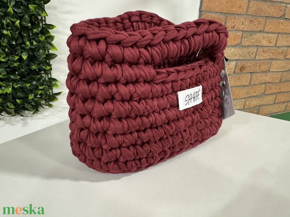 Horgolt SABIÉ burgundi színű  kézi és v�lltáska - táska & tok - kézitáska & válltáska - kézitáska - Meska.hu