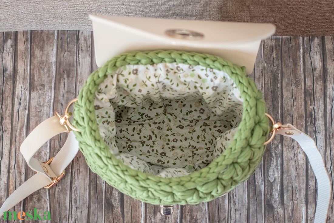 egyedi horgolt crossbody táska - táska & tok - kézitáska & válltáska - vállon átvethető táska - Meska.hu
