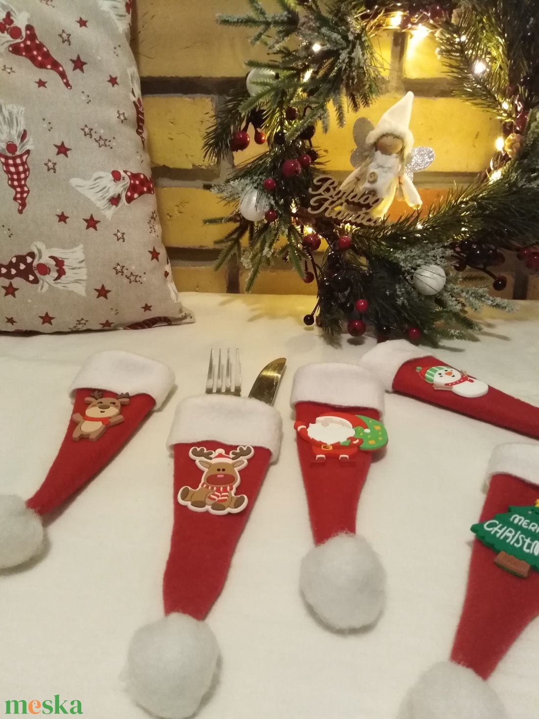 TEDD EGYEDIVÉ A KARÁCSONYT! Evőeszköztartó Mikulássapka - karácsony - karácsonyi lakásdekoráció - ünnepi asztaldekoráció - Meska.hu