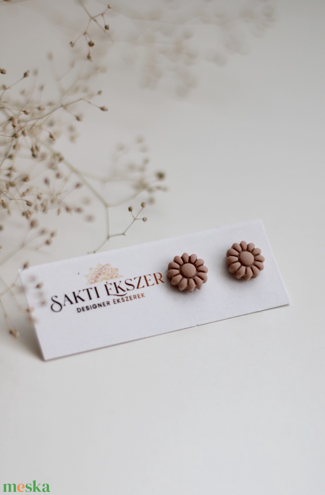 Barna virág gomb fülbevaló - ékszer - fülbevaló - pötty fülbevaló - Meska.hu