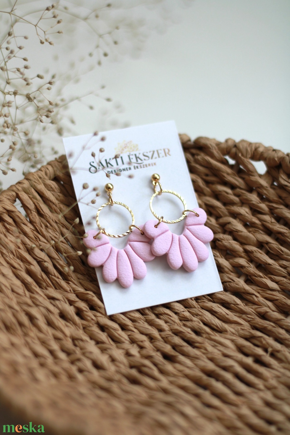 Rózsaszín függő fülbevaló karikával - ékszer - fülbevaló - lógó fülbevaló - Meska.hu
