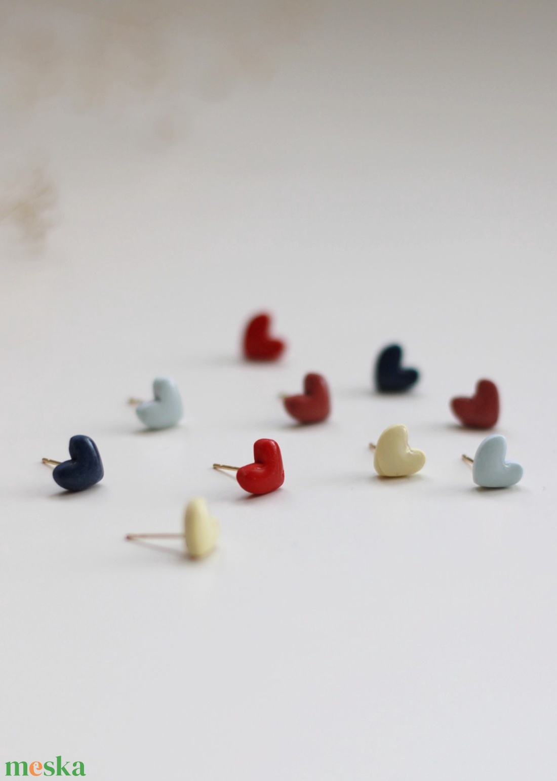 Piros szív alakú gomb fülbevaló - ékszer - fülbevaló - pötty fülbevaló - Meska.hu