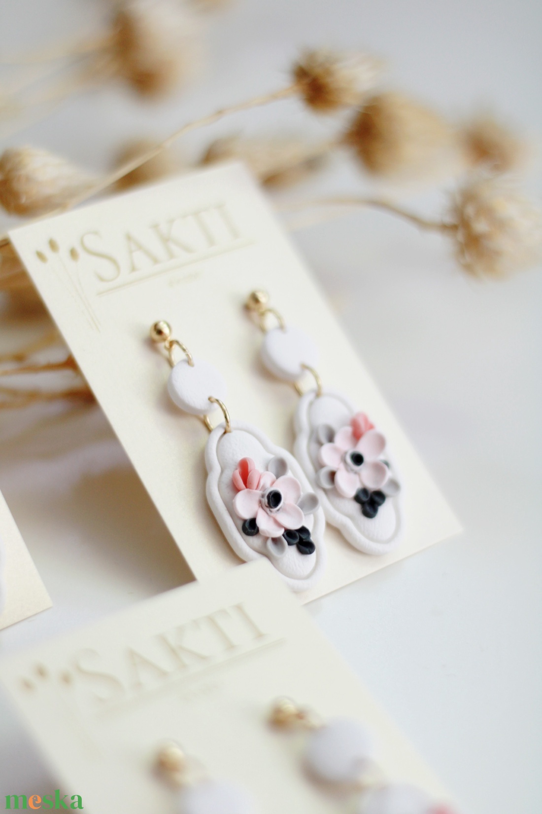 Romantikus virágos függő fülbevaló - ékszer - fülbevaló - lógó fülbevaló - Meska.hu