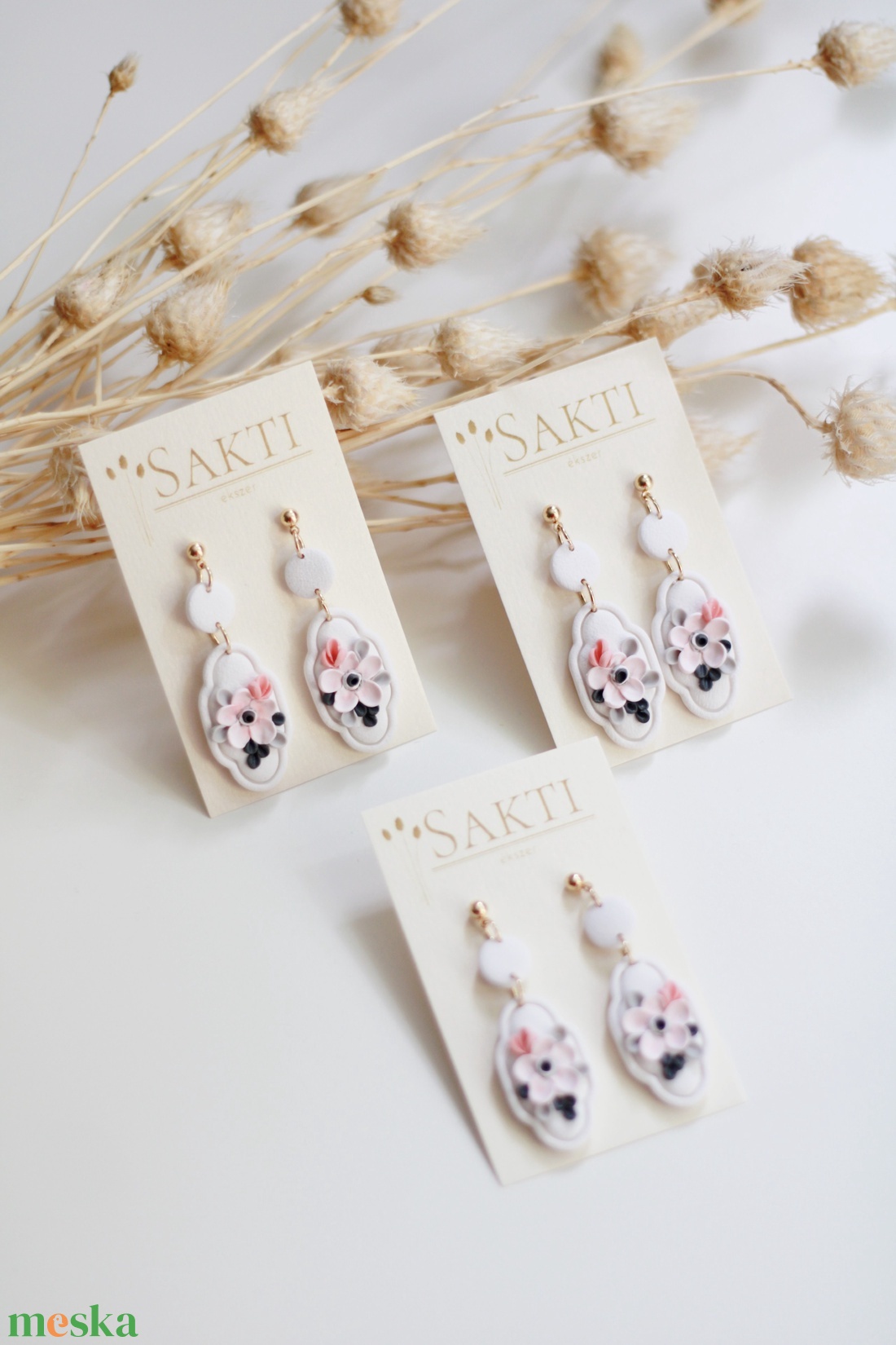 Romantikus virágos függő fülbevaló - ékszer - fülbevaló - lógó fülbevaló - Meska.hu