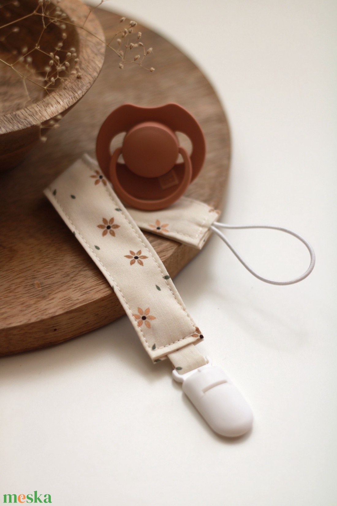 Bézs virágos cumilánc - baba - mama - baba játékok - cumilánc - Meska.hu