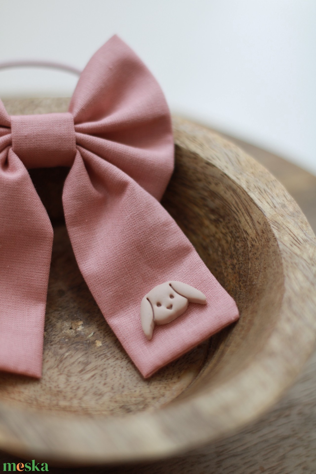 Sötét rózsaszín nyuszis hajgumi - ruha & divat - hajdísz & hajcsat - hajgumi - Meska.hu