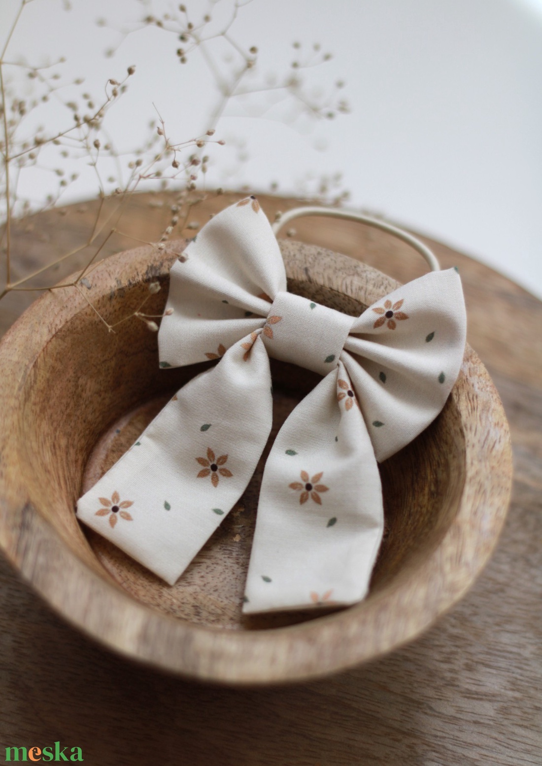 Ekrü virágos hajgumi - ruha & divat - hajdísz & hajcsat - hajgumi - Meska.hu