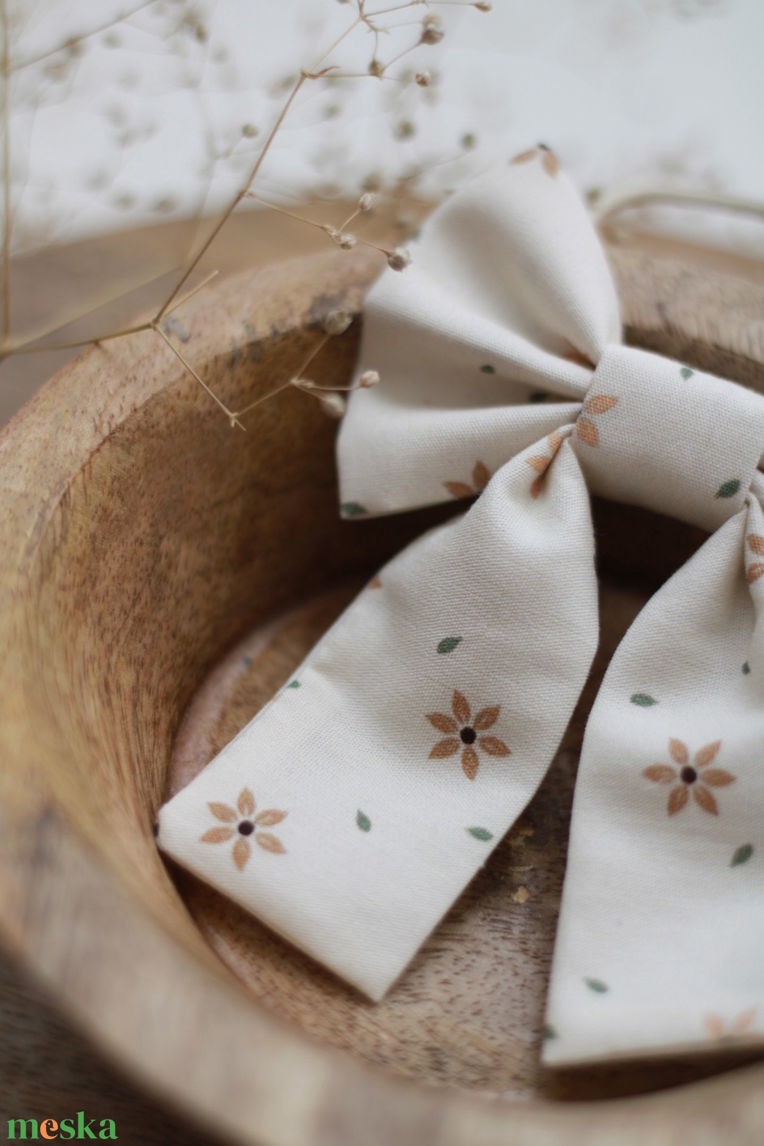 Ekrü virágos hajgumi - ruha & divat - hajdísz & hajcsat - hajgumi - Meska.hu