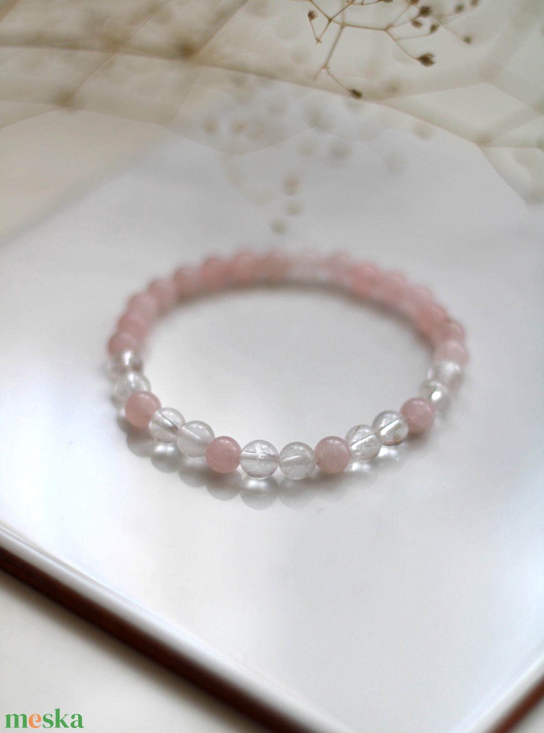 Szeretet rózsakvarc és hegyikristály karkötő - ékszer - karkötő - gyöngyös karkötő - Meska.hu