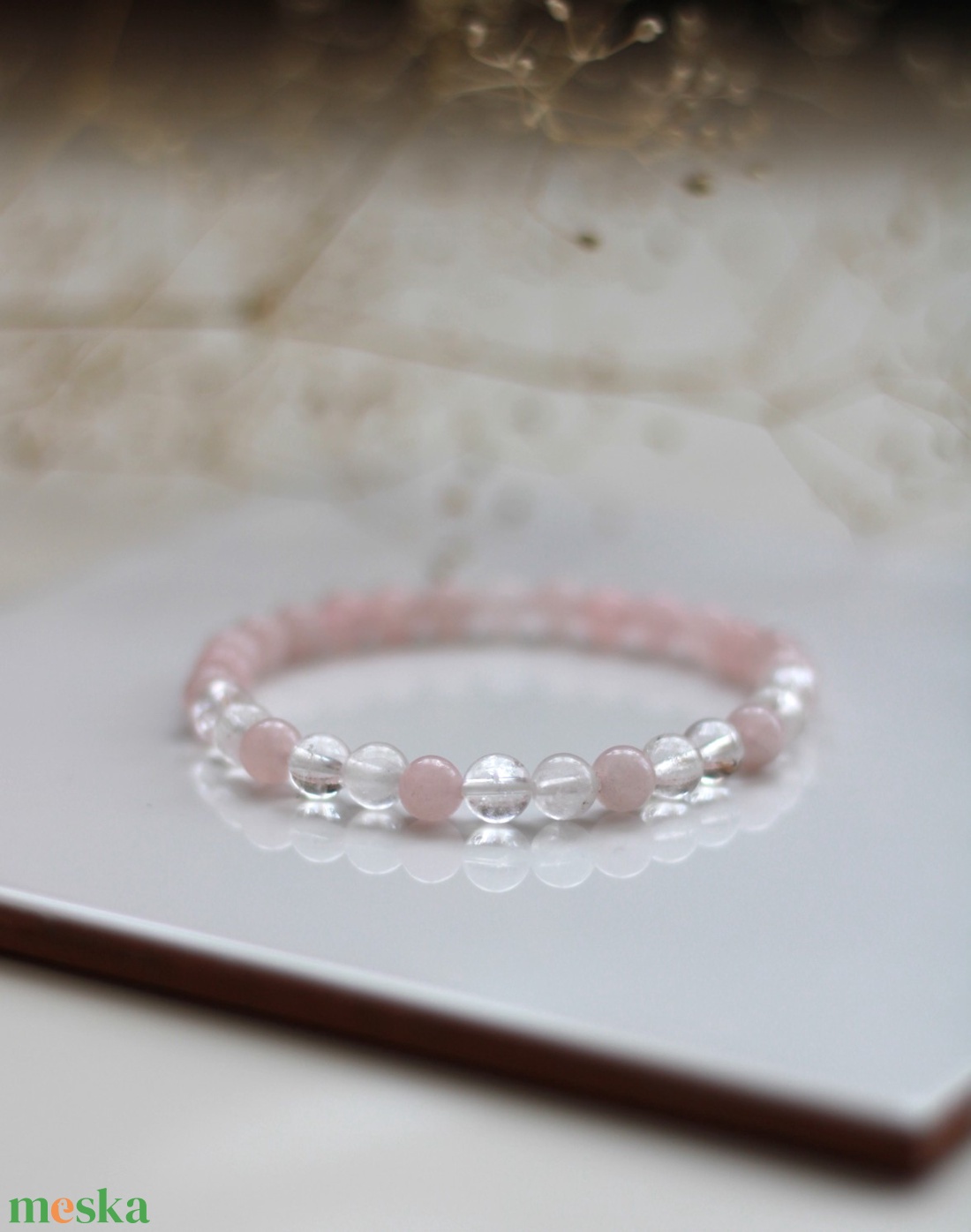 Szeretet rózsakvarc és hegyikristály karkötő - ékszer - karkötő - gyöngyös karkötő - Meska.hu