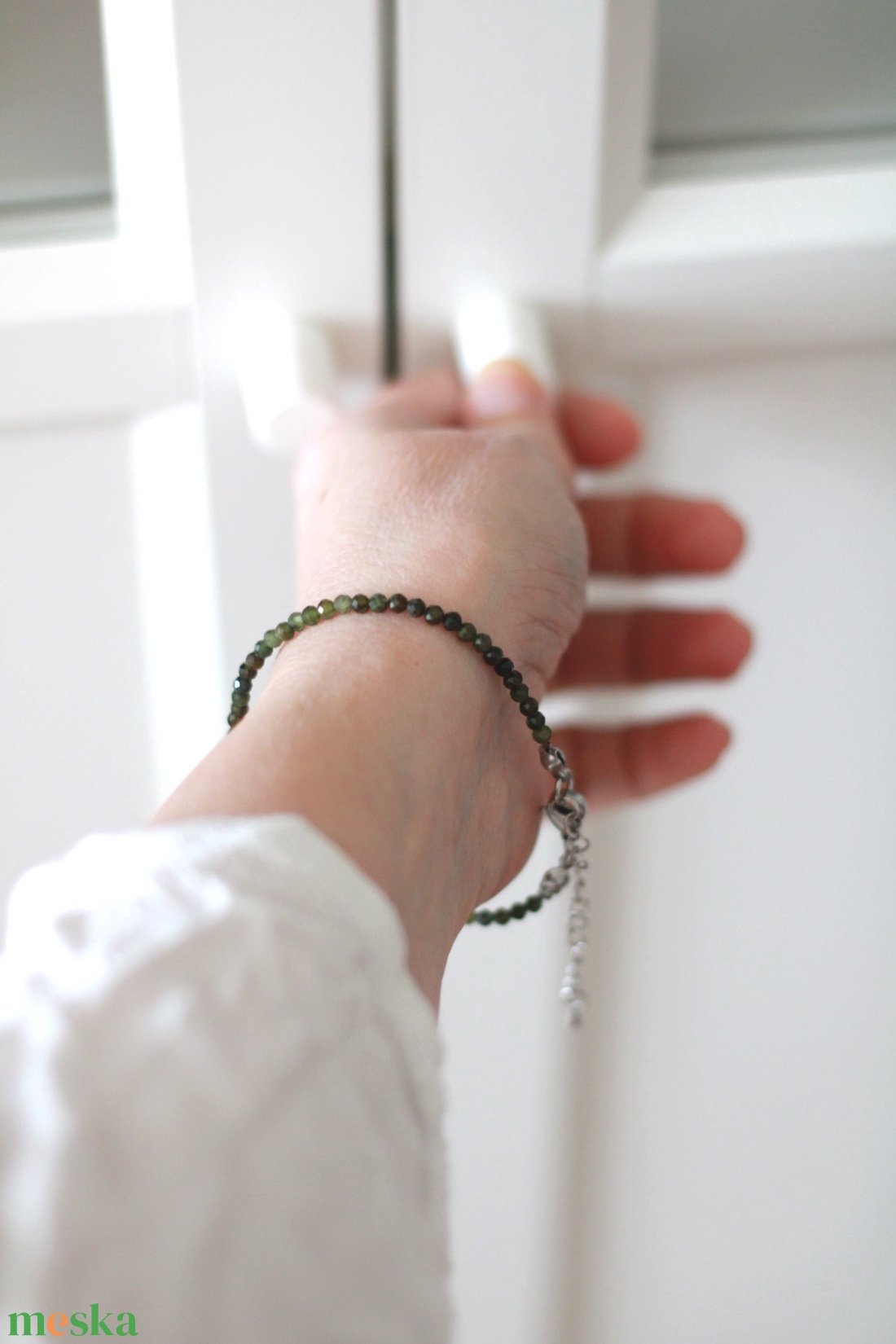 Turmalin verdelit kapcsos ásvány karkötő - ékszer - karkötő - gyöngyös karkötő - Meska.hu