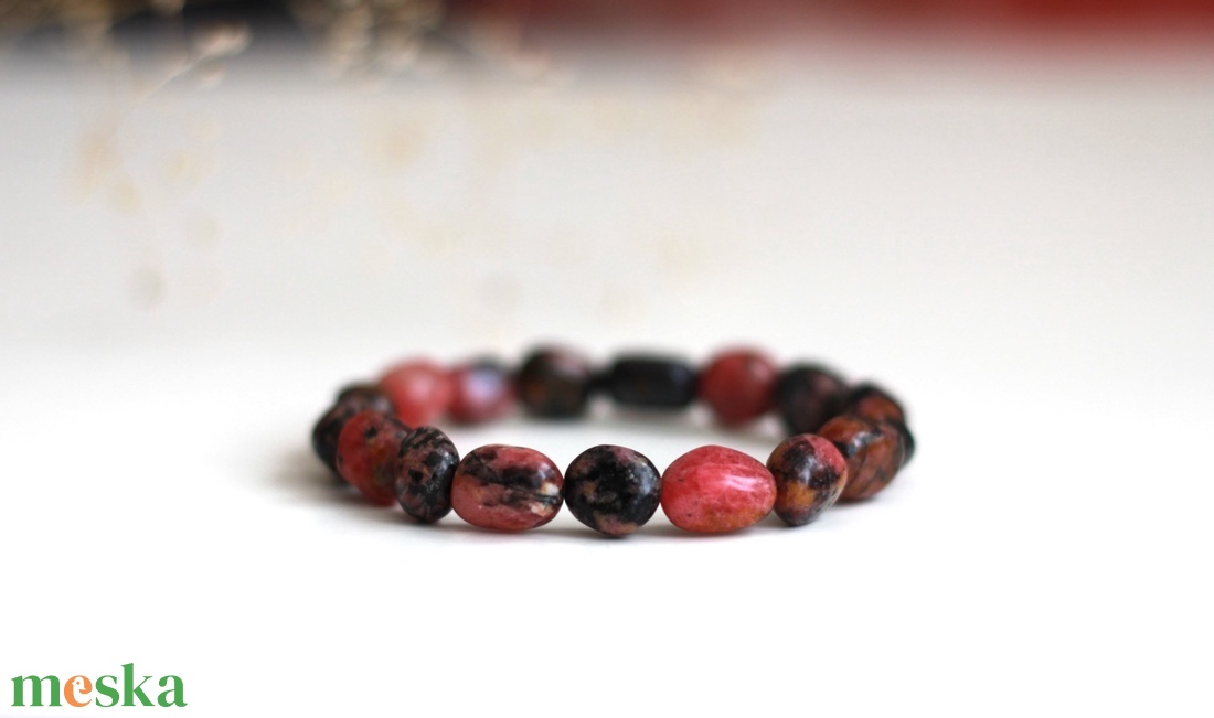 Rodonit védelem és érzelmi egyensúly ásványkarkötő - ékszer - karkötő - gyöngyös karkötő - Meska.hu