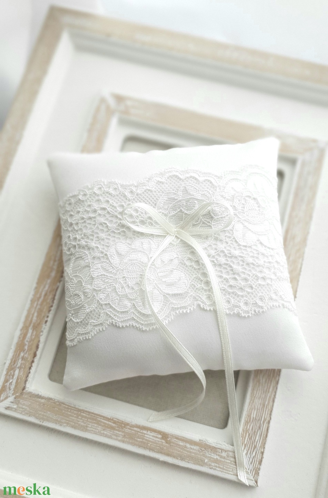 Gyűrűpárna CELINE, csipkés szatén gyűrűpárna - esküvő - kiegészítők - gyűrűtartó & gyűrűpárna - Meska.hu