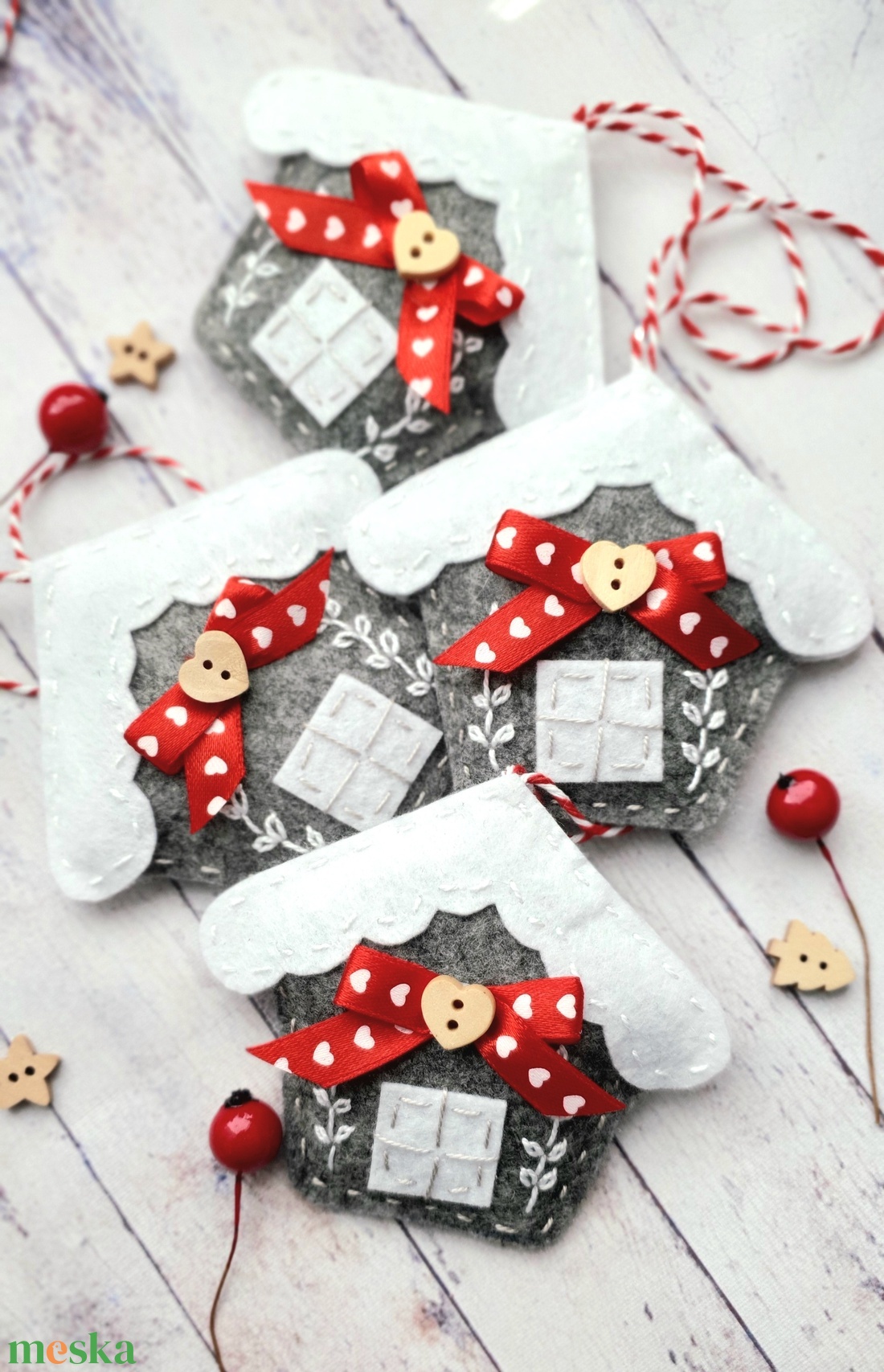 Karácsonyi bababarát filc díszek, házikók - diy (csináld magad) - egységcsomag - Meska.hu Karácsonyi bababarát filc díszek, házikók - diy (csináld magad) - egységcsomag - Meska.hu