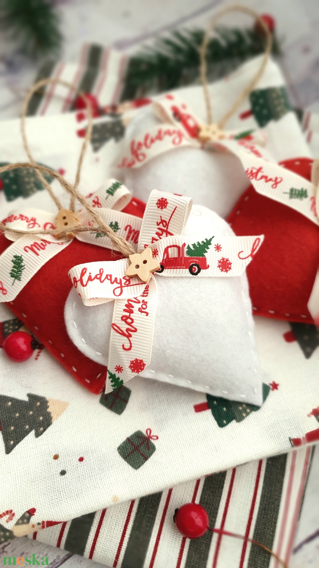 Karácsonyi nagy bababarát filc díszek - karácsony - karácsonyi lakásdekoráció - karácsonyfadíszek - Meska.hu