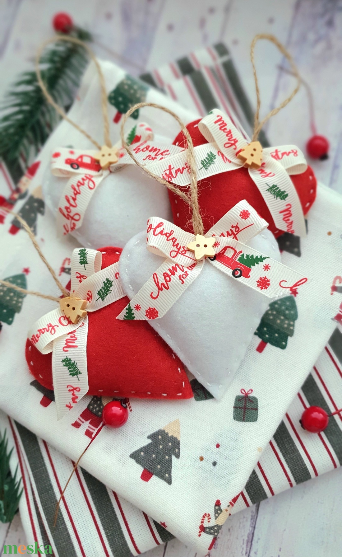 Karácsonyi nagy bababarát filc díszek - karácsony - karácsonyi lakásdekoráció - karácsonyfadíszek - Meska.hu