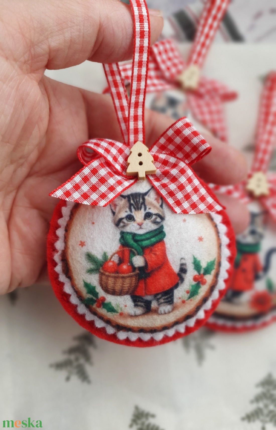Bababarát karácsonyi filc díszek, cicák - karácsony - karácsonyi lakásdekoráció - karácsonyfadíszek - Meska.hu