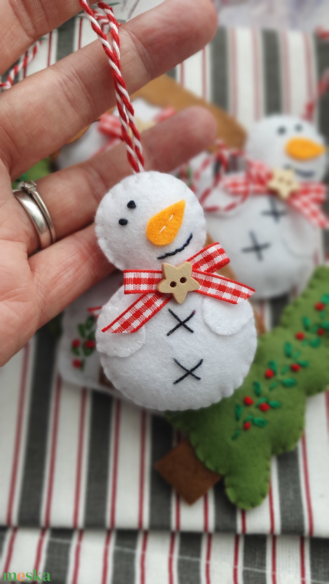 Bababarát karácsonyi filc díszek, Hóember, házikó, fenyőfa - karácsony - karácsonyi lakásdekoráció - karácsonyfadíszek - Meska.hu