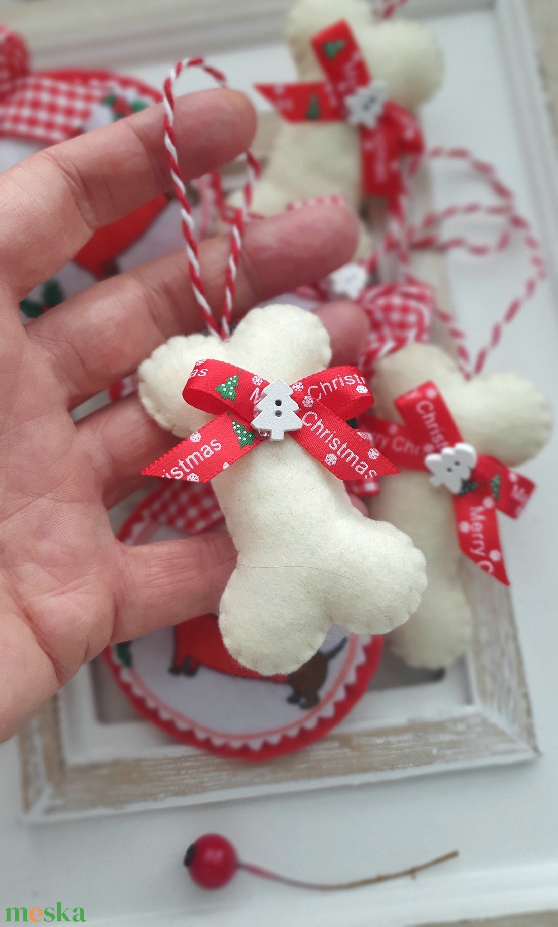 Bababarát karácsonyi filc díszek, tacsik és csontok - karácsony - karácsonyi lakásdekoráció - karácsonyfadíszek - Meska.hu Bababarát karácsonyi filc díszek, tacsik és csontok - karácsony - karácsonyi lakásdekoráció - karácsonyfadíszek - Meska.hu