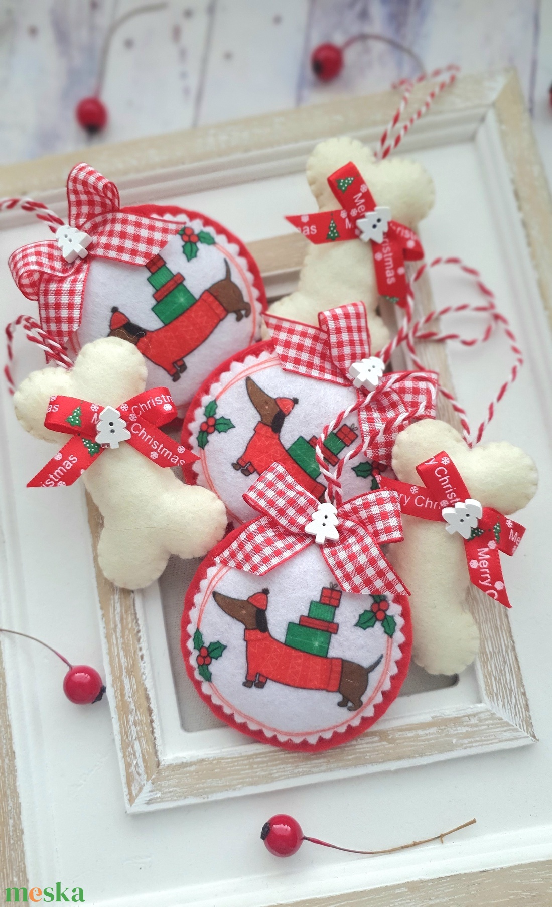 Bababarát karácsonyi filc díszek, tacsik és csontok - karácsony - karácsonyi lakásdekoráció - karácsonyfadíszek - Meska.hu Bababarát karácsonyi filc díszek, tacsik és csontok - karácsony - karácsonyi lakásdekoráció - karácsonyfadíszek - Meska.hu