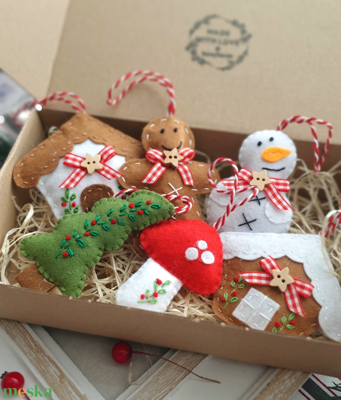 Bababarát karácsonyi filc díszek, Hóember, házikó, fenyőfa - karácsony - karácsonyi lakásdekoráció - karácsonyfadíszek - Meska.hu Bababarát karácsonyi filc díszek, Hóember, házikó, fenyőfa - karácsony - karácsonyi lakásdekoráció - karácsonyfadíszek - Meska.hu