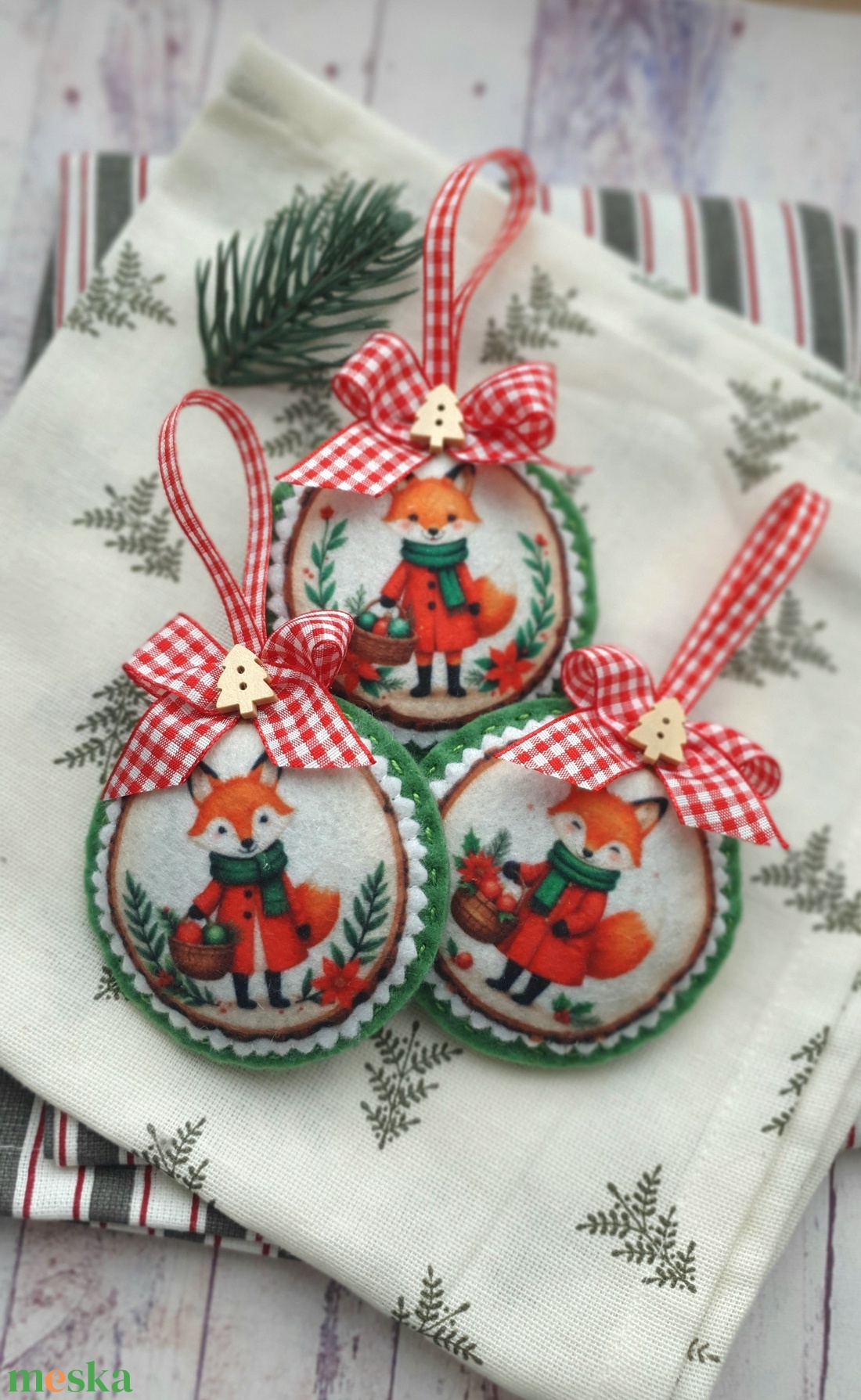 Bababarát karácsonyi filc díszek, rókák - karácsony - karácsonyi lakásdekoráció - karácsonyfadíszek - Meska.hu Bababarát karácsonyi filc díszek, rókák - karácsony - karácsonyi lakásdekoráció - karácsonyfadíszek - Meska.hu