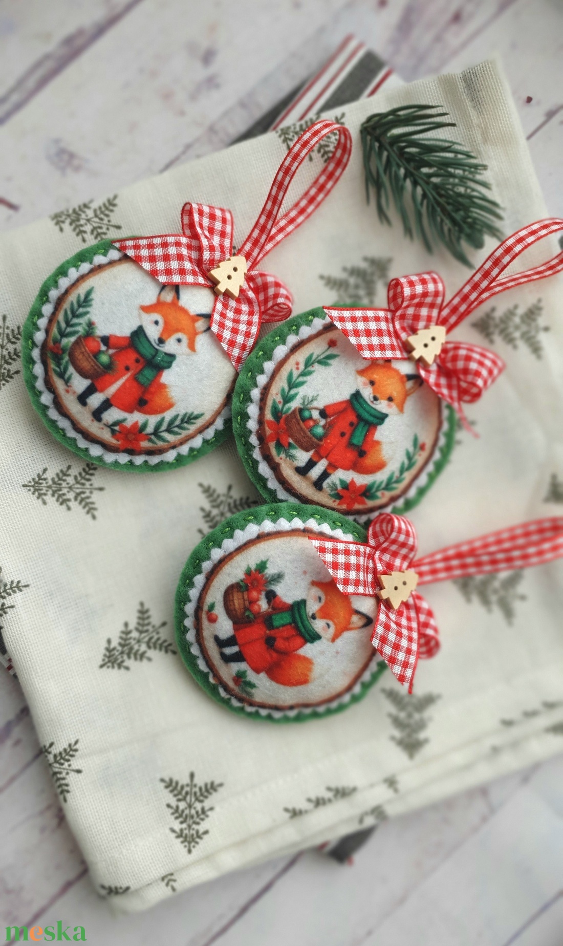 Bababarát karácsonyi filc díszek, rókák - karácsony - karácsonyi lakásdekoráció - karácsonyfadíszek - Meska.hu Bababarát karácsonyi filc díszek, rókák - karácsony - karácsonyi lakásdekoráció - karácsonyfadíszek - Meska.hu
