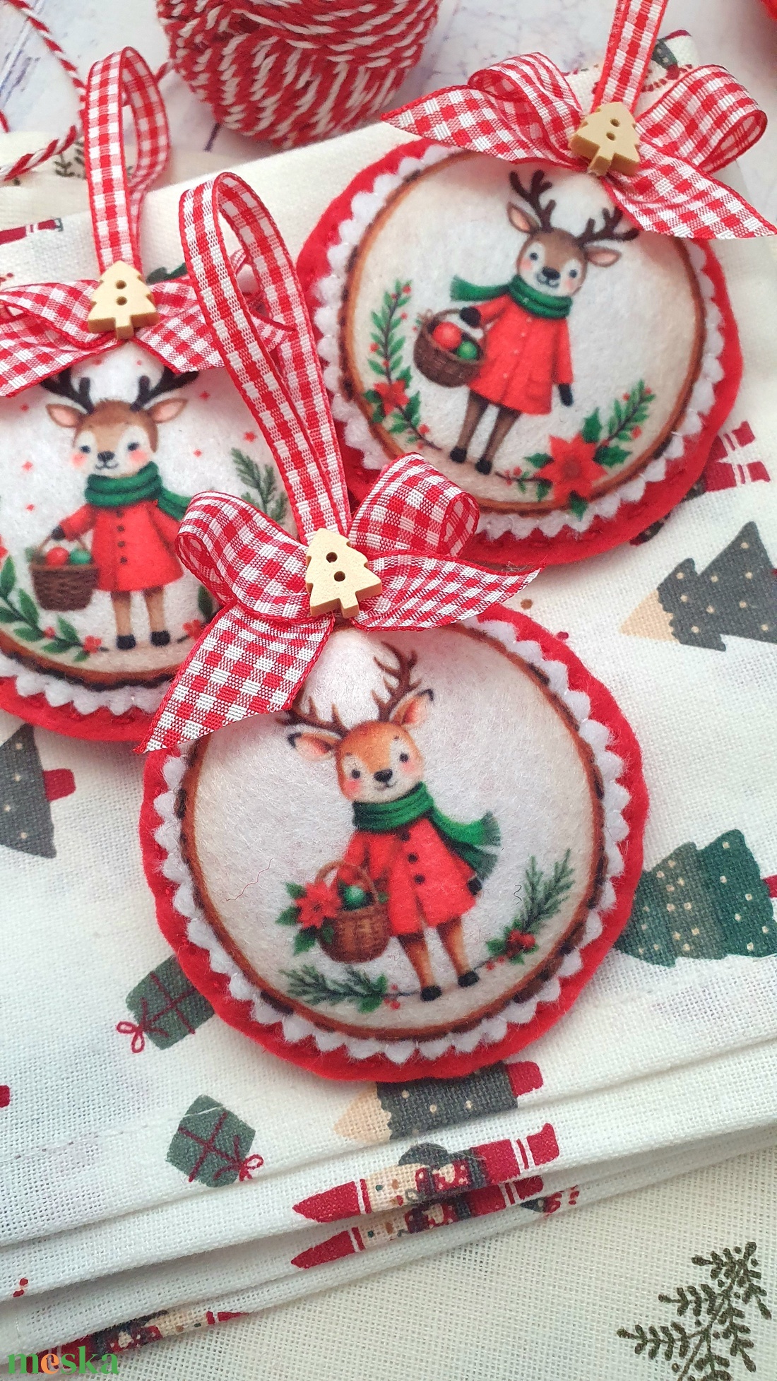 Bababarát karácsonyi filc díszek, mókusok - karácsony - karácsonyi lakásdekoráció - karácsonyfadíszek - Meska.hu Bababarát karácsonyi filc díszek, mókusok - karácsony - karácsonyi lakásdekoráció - karácsonyfadíszek - Meska.hu
