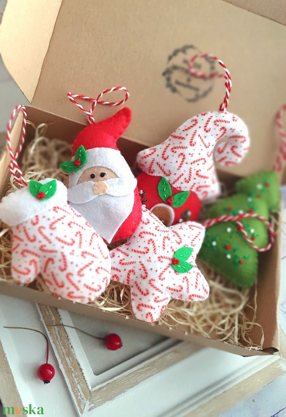 Bababarát karácsonyi filc díszek, mikulás, házikó, fenyőfa - karácsony - karácsonyi lakásdekoráció - karácsonyfadíszek - Meska.hu Bababarát karácsonyi filc díszek, mikulás, házikó, fenyőfa - karácsony - karácsonyi lakásdekoráció - karácsonyfadíszek - Meska.hu
