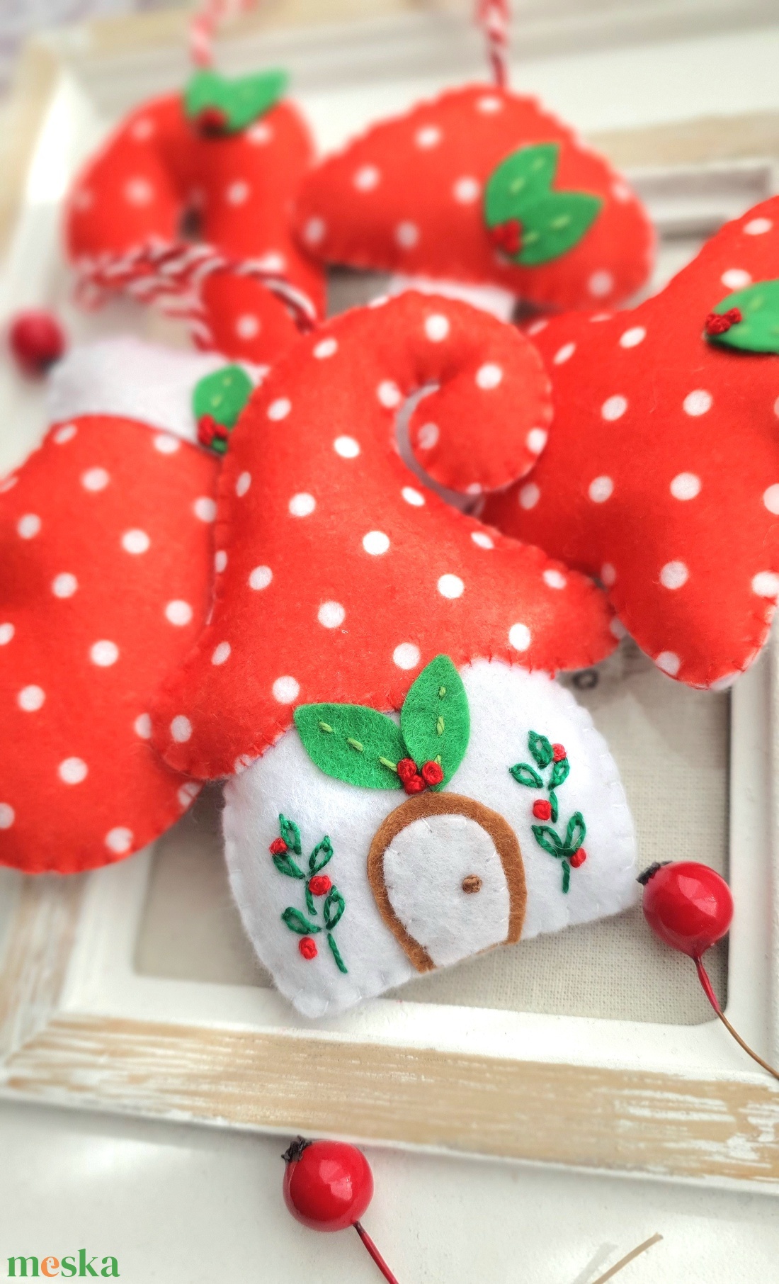 Bababarát karácsonyi filc díszek, pöttyös - karácsony - karácsonyi lakásdekoráció - karácsonyfadíszek - Meska.hu Bababarát karácsonyi filc díszek, pöttyös - karácsony - karácsonyi lakásdekoráció - karácsonyfadíszek - Meska.hu