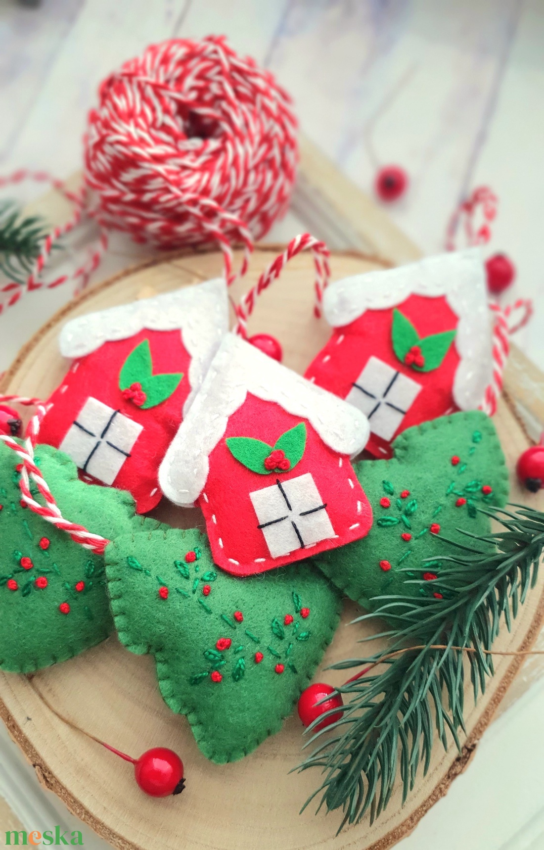 Bababarát karácsonyi filc házikók és hímzett fenyőfák - karácsony - karácsonyi lakásdekoráció - karácsonyfadíszek - Meska.hu Bababarát karácsonyi filc házikók és hímzett fenyőfák - karácsony - karácsonyi lakásdekoráció - karácsonyfadíszek - Meska.hu