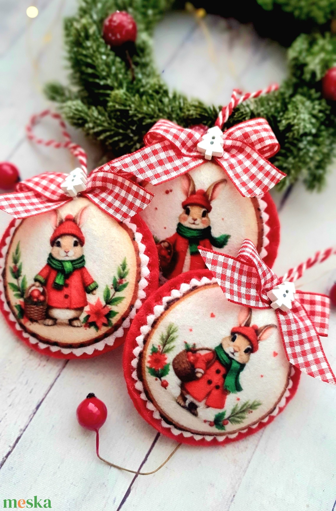 Bababarát karácsonyi filc díszek, nyuszik - karácsony - karácsonyi lakásdekoráció - karácsonyfadíszek - Meska.hu