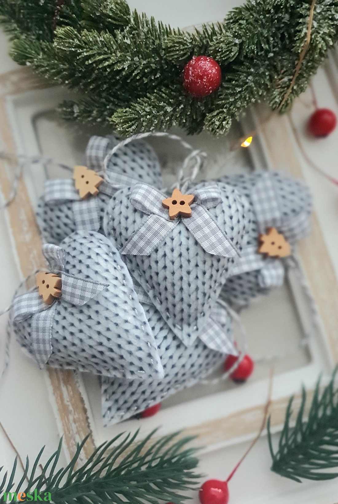 Bababarát karácsonyi filc szívek, kötött hatású filcszívek - karácsony - karácsonyi lakásdekoráció - karácsonyfadíszek - Meska.hu