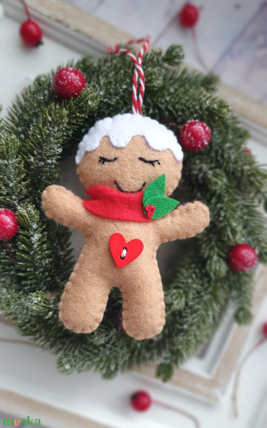 Karácsonyi mézi figura, filc, mézeskalács, - karácsony - karácsonyi lakásdekoráció - karácsonyfadíszek - Meska.hu