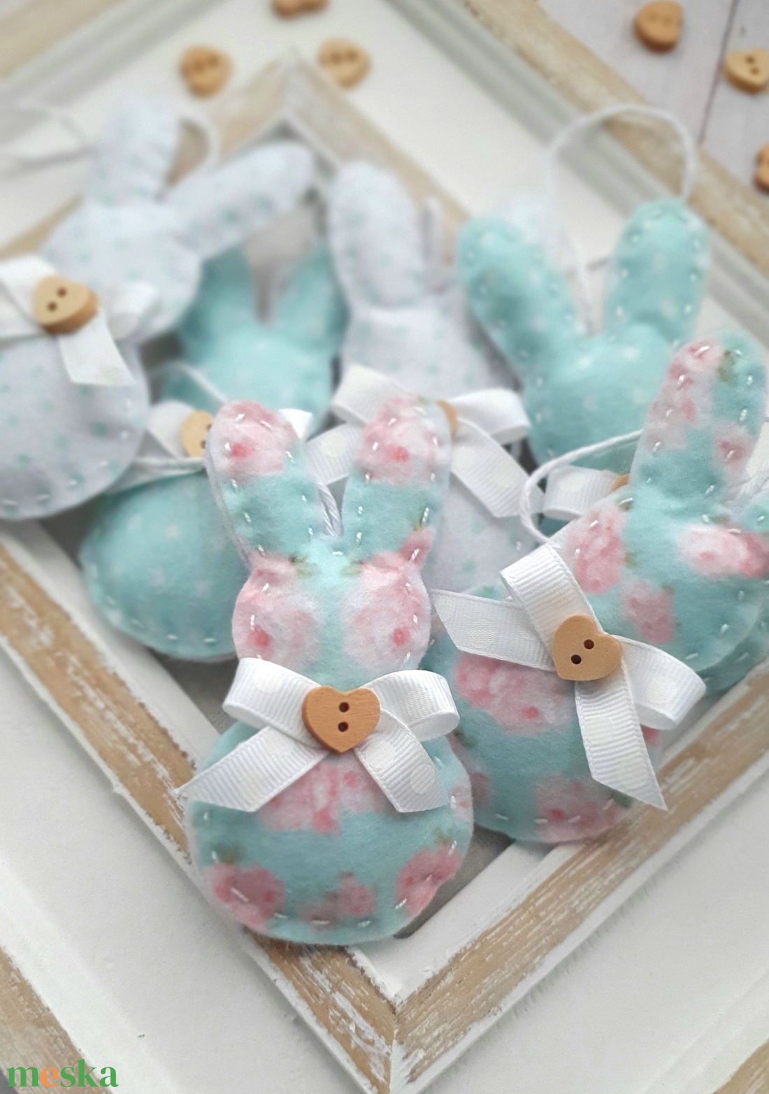 Nyuszis barkadíszek, húsvéti díszek, filcdíszek, virágos, nyuszi - ünnepi díszek, dekorációk - húsvéti díszek és dekorációk - húsvéti tojásfadíszek - Meska.hu