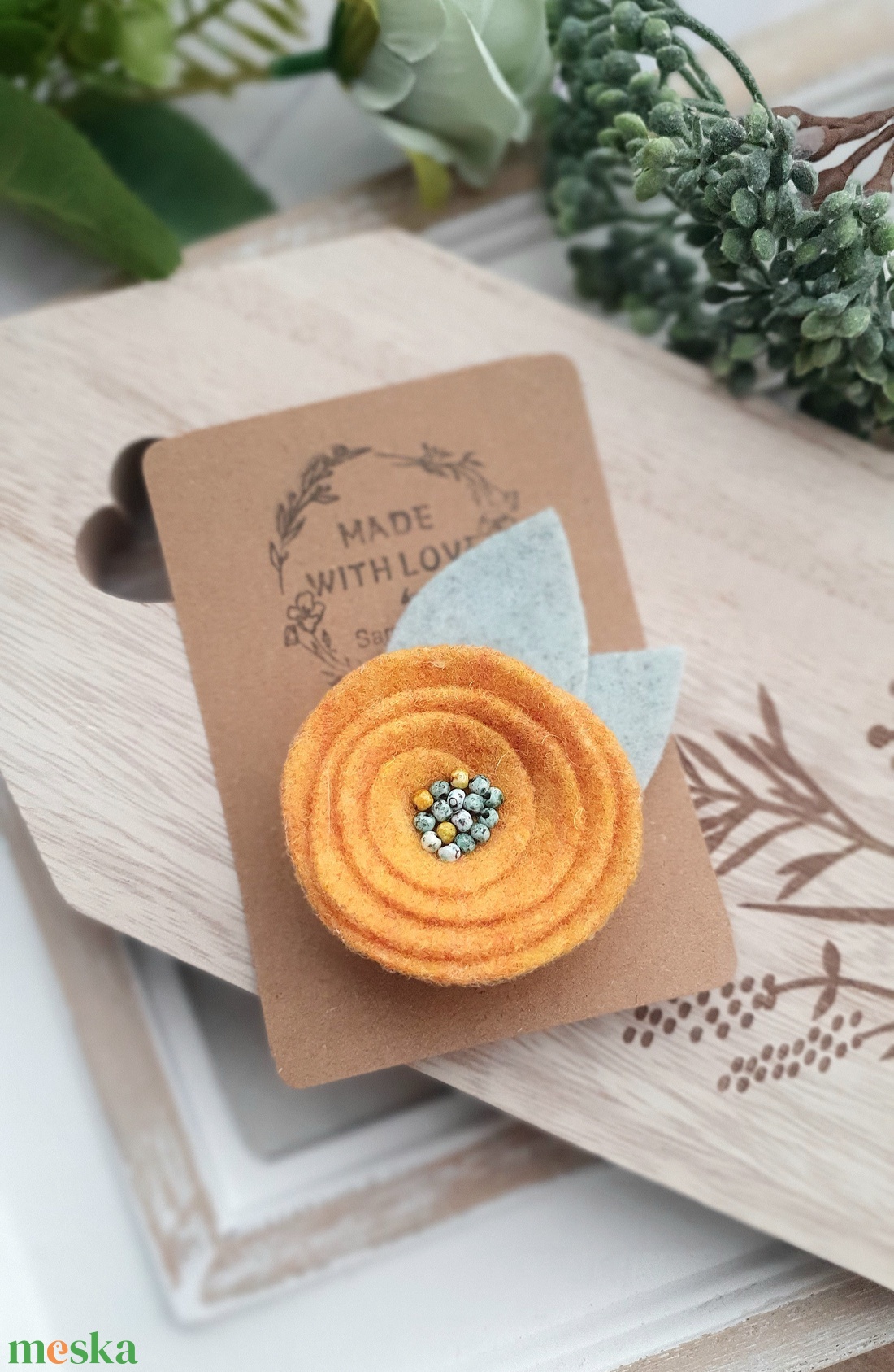 Gyapjúfilc bross, kitűző - ékszer - kitűző és bross - Meska.hu