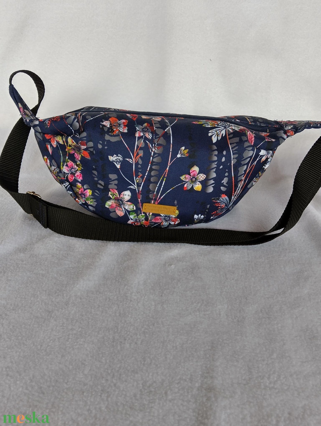 Kínai cseresznyevirágok testtáska/övtáska - táska & tok - övtáska - Meska.hu