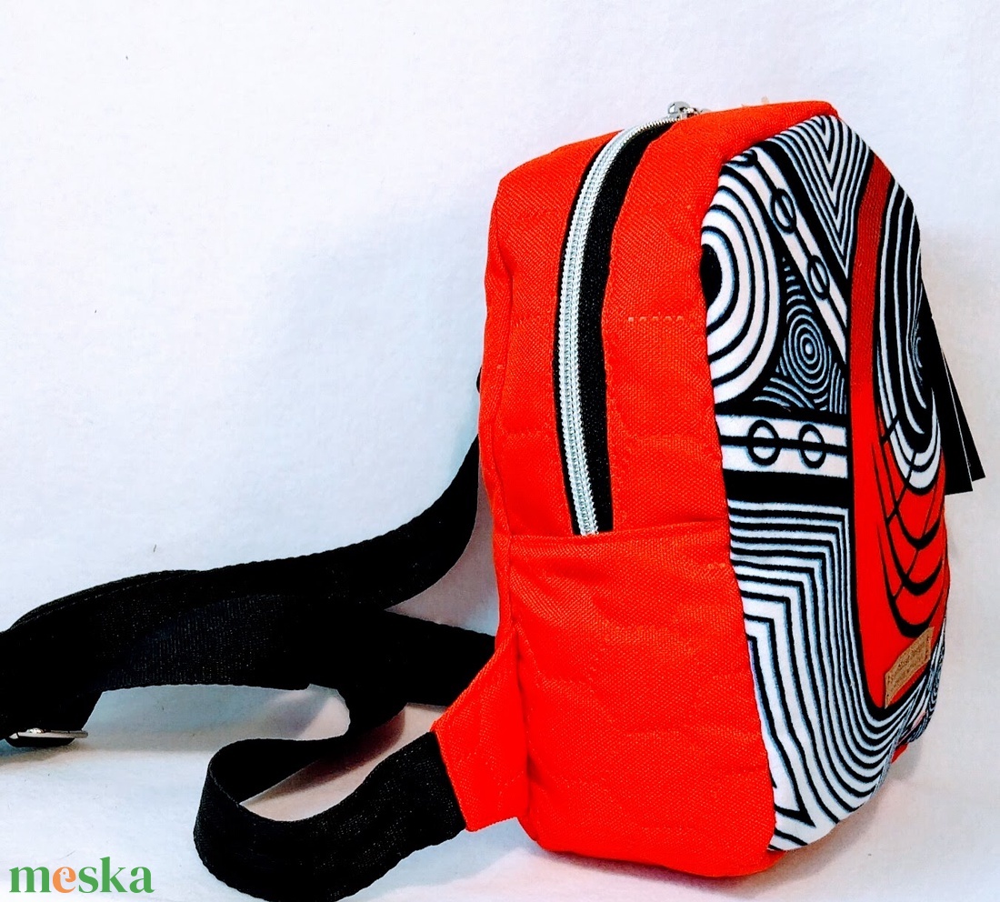 Afrika varázsa Mini hátizsák piros steppelt gyöngyvászon/sötét kék körök motívummal - táska & tok - kézitáska & válltáska - vállon átvethető táska - Meska.hu Afrika varázsa Mini hátizsák piros steppelt gyöngyvászon/sötét kék körök motívummal - táska & tok - kézitáska & válltáska - vállon átvethető táska - Meska.hu