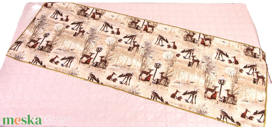 Dekoratív karácsonyi asztali terítő/ futó őzike mintával - karácsony - karácsonyi lakásdekoráció - ünnepi asztaldekoráció - Meska.hu