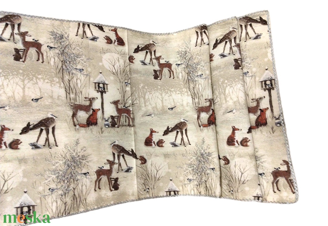 Dekoratív karácsonyi asztali terítő/ futó őzike mintával - karácsony - karácsonyi lakásdekoráció - ünnepi asztaldekoráció - Meska.hu